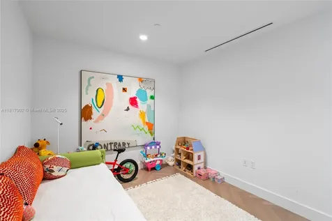 5775 Collins Avenue Miami Beach FL 33140