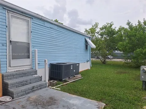 35303 SW 180th Avenue Lot 347 Homestead FL 33034