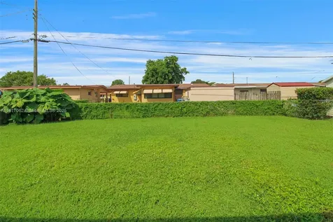 1160 NW 79th Terrace Pembroke Pines FL 33024