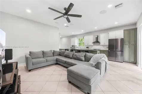 8328 Lagos De Campo Boulevard Tamarac FL 33321