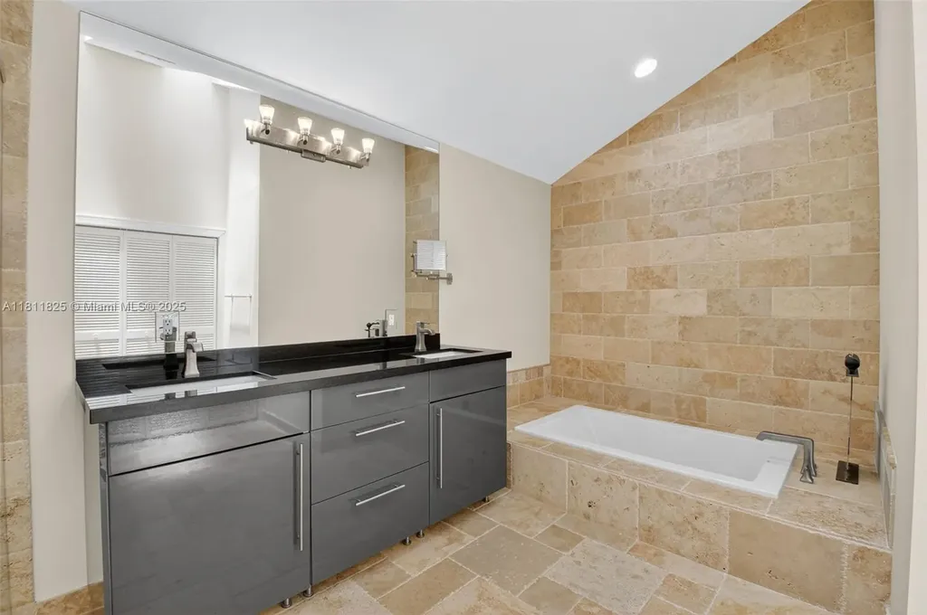 10160 Spyglass Boca Raton FL 33498