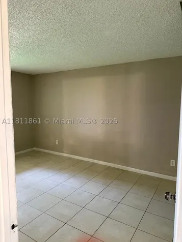 6023 10th Avenue N Green Acres FL 33463