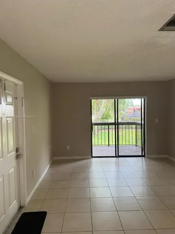6023 10th Avenue N Green Acres FL 33463