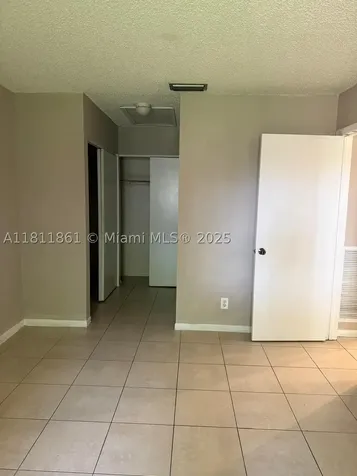 6023 10th Avenue N Green Acres FL 33463