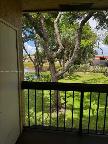 6023 10th Avenue N Green Acres FL 33463