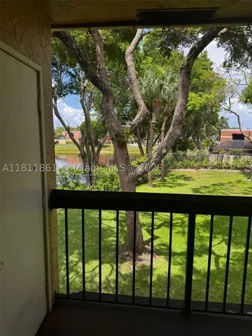 6023 10th Avenue N Green Acres FL 33463