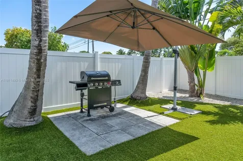 17491 NE 19th Avenue North Miami Beach FL 33162