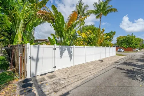 17491 NE 19th Avenue North Miami Beach FL 33162