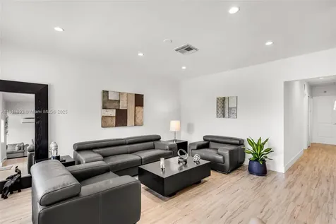 17491 NE 19th Avenue North Miami Beach FL 33162