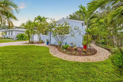 81 Hough Drive Miami Springs FL 33166