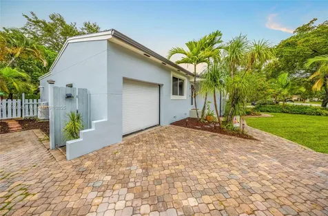 81 Hough Drive Miami Springs FL 33166