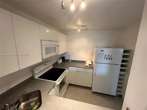 486 NW 165th Street Road Miami FL 33169