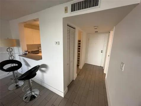 486 NW 165th Street Road Miami FL 33169