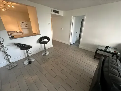 486 NW 165th Street Road Miami FL 33169