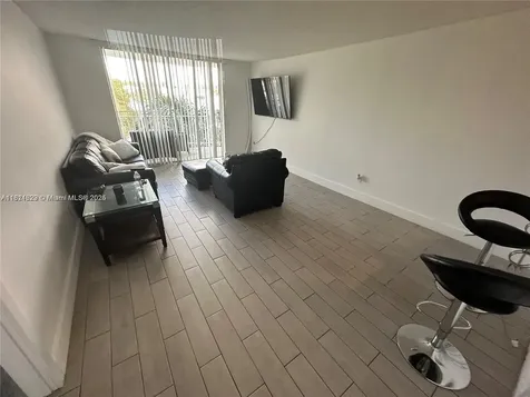486 NW 165th Street Road Miami FL 33169