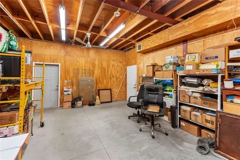 4077 SW 121st Terrace Davie FL 33330