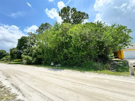 1225 SW 12th Court SW Vero Beach FL 32962