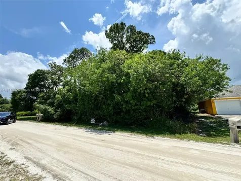 1225 SW 12th Court SW Vero Beach FL 32962