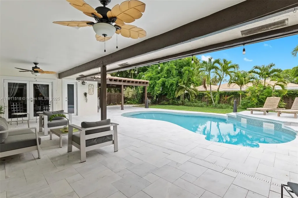 875 NW 108th Lane Coral Springs FL 33071