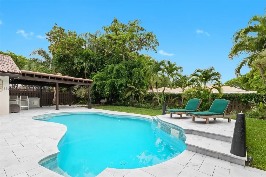 875 NW 108th Lane Coral Springs FL 33071