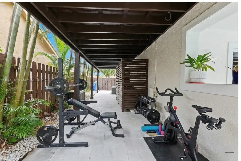 875 NW 108th Lane Coral Springs FL 33071