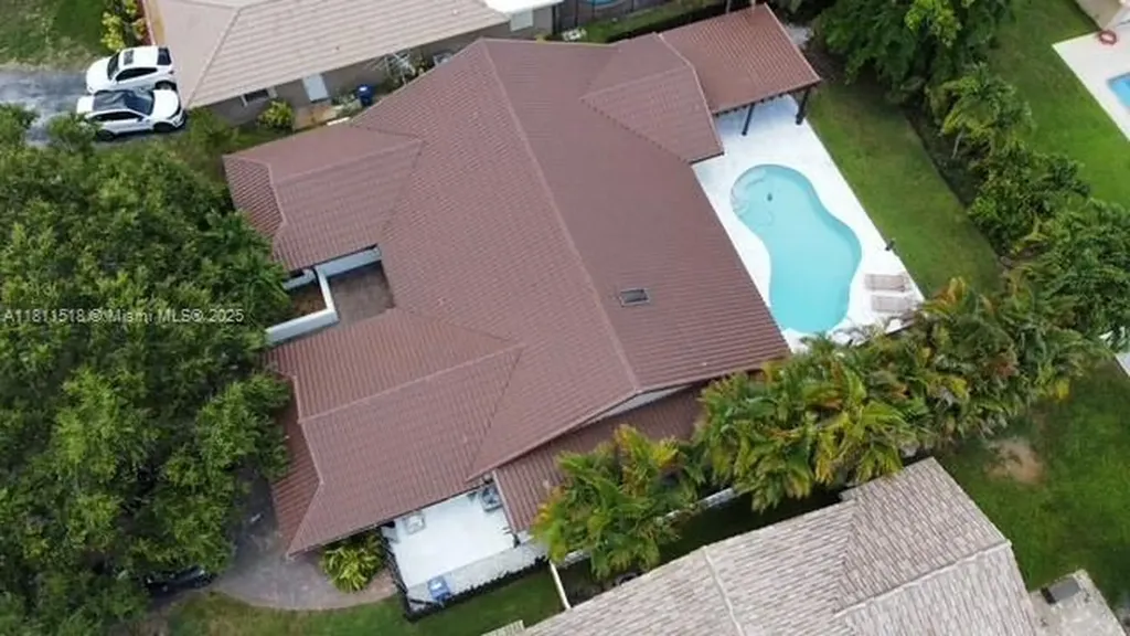 875 NW 108th Lane Coral Springs FL 33071