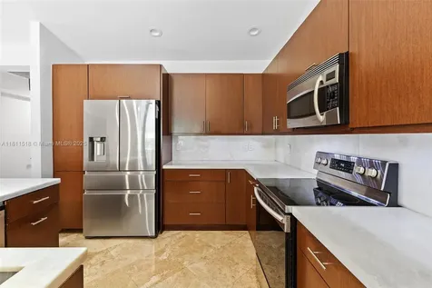 875 NW 108th Lane Coral Springs FL 33071