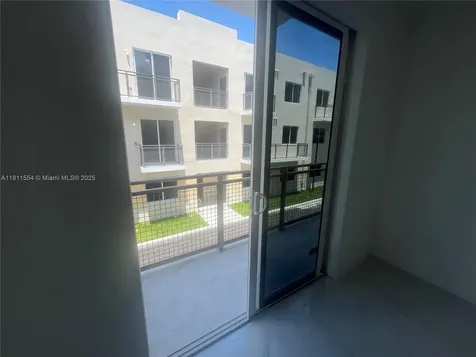 1010 SW 69th Avenue Miami FL 33144