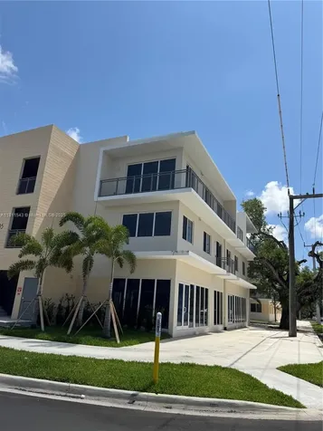 1010 SW 69th Avenue Miami FL 33144