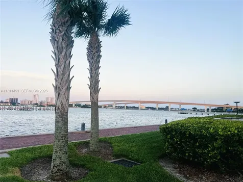 231 Riverside Drive Daytona FL 32117