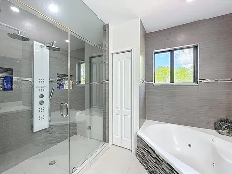 21241 SW 88th Place Cutler Bay FL 33189