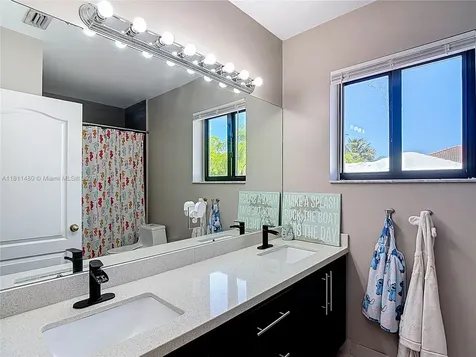 21241 SW 88th Place Cutler Bay FL 33189