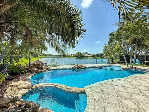 21241 SW 88th Place Cutler Bay FL 33189