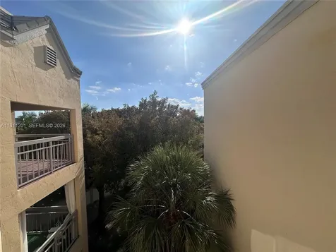8290 Lake Drive Doral FL 33166
