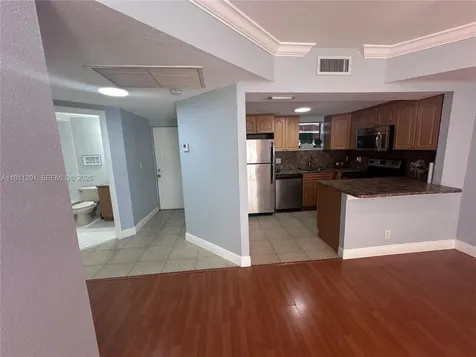 8290 Lake Drive Doral FL 33166