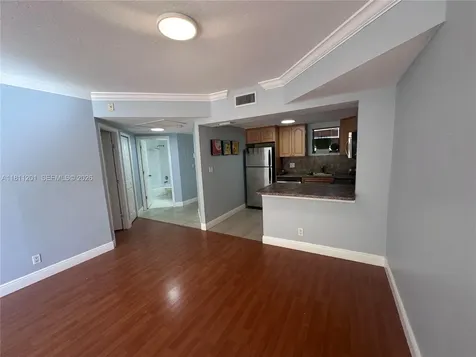 8290 Lake Drive Doral FL 33166