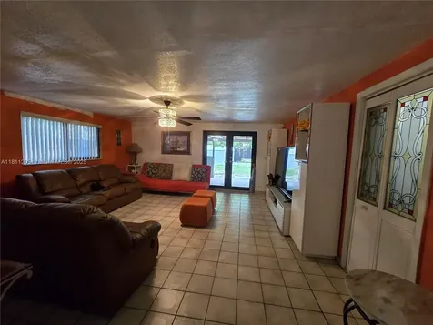 2815 NW 96th Street Miami FL 33147