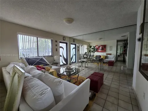 2815 NW 96th Street Miami FL 33147