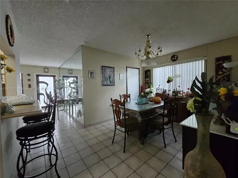 2815 NW 96th Street Miami FL 33147