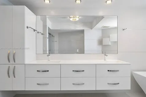 17201 Collins Avenue Sunny Isles Beach FL 33160