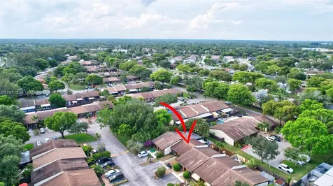 2001 Seagrape Avenue Pembroke Pines FL 33026