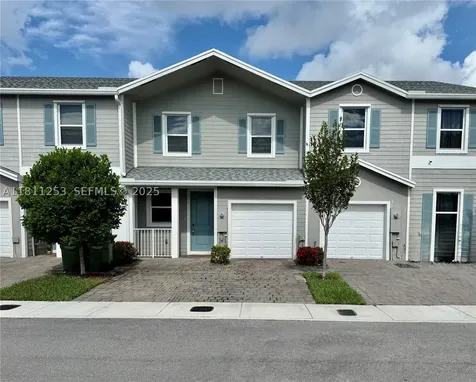 907 SE 17th Court Homestead FL 33034