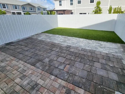 907 SE 17th Court Homestead FL 33034