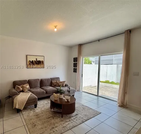 907 SE 17th Court Homestead FL 33034