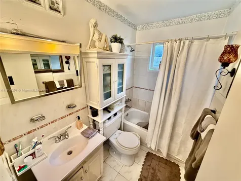 1060 NW 24th Street Miami FL 33127
