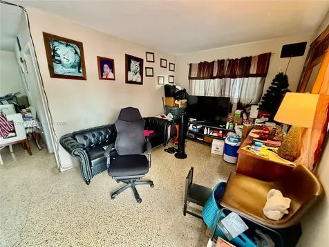1060 NW 24th Street Miami FL 33127