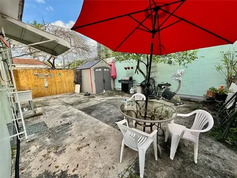 1060 NW 24th Street Miami FL 33127