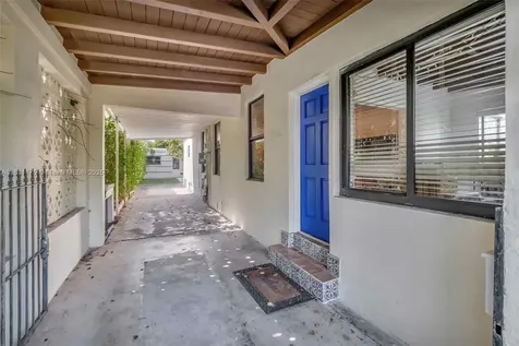 2763 NW 3rd Street Miami FL 33125