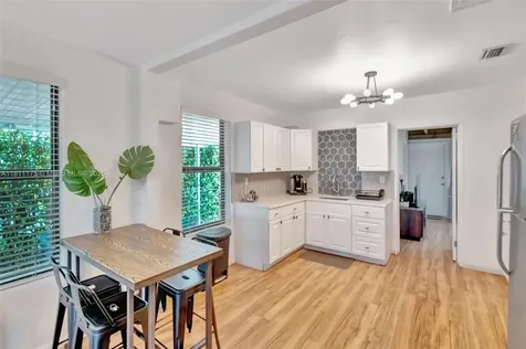 2763 NW 3rd Street Miami FL 33125