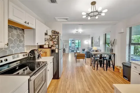 2763 NW 3rd Street Miami FL 33125